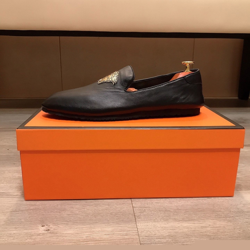 G*u*i leather shoes